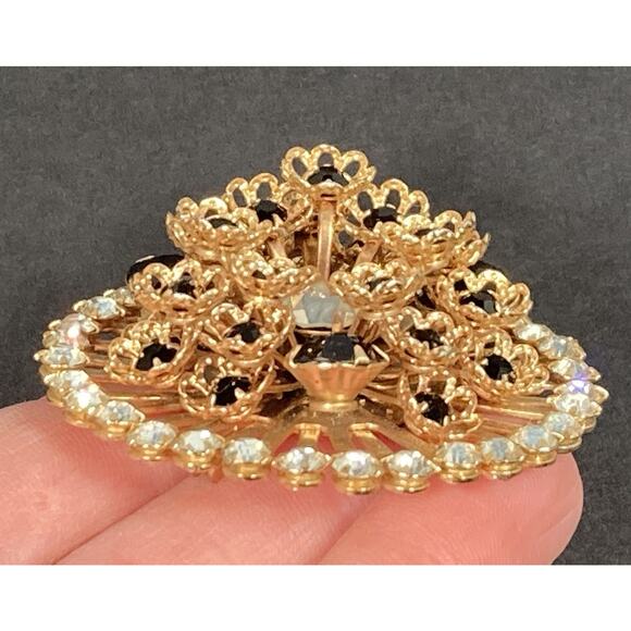 Vintage Flower Rosette Layered 3D Filigree Rhinestone Gold Brooch Unique - Picture 1 of 11